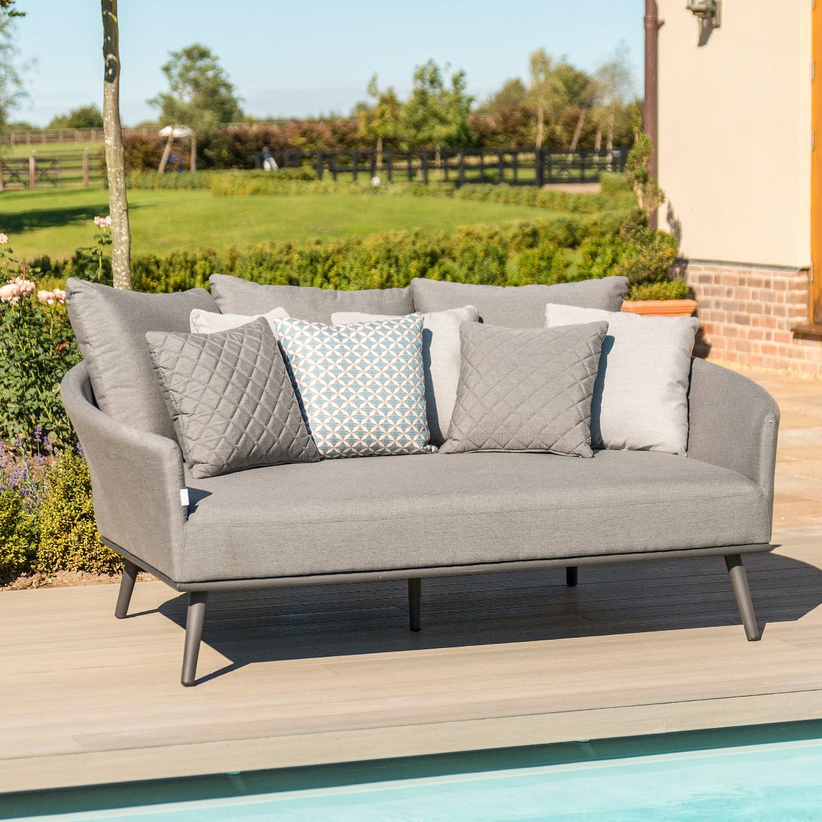 Ark Daybed in Flanelle