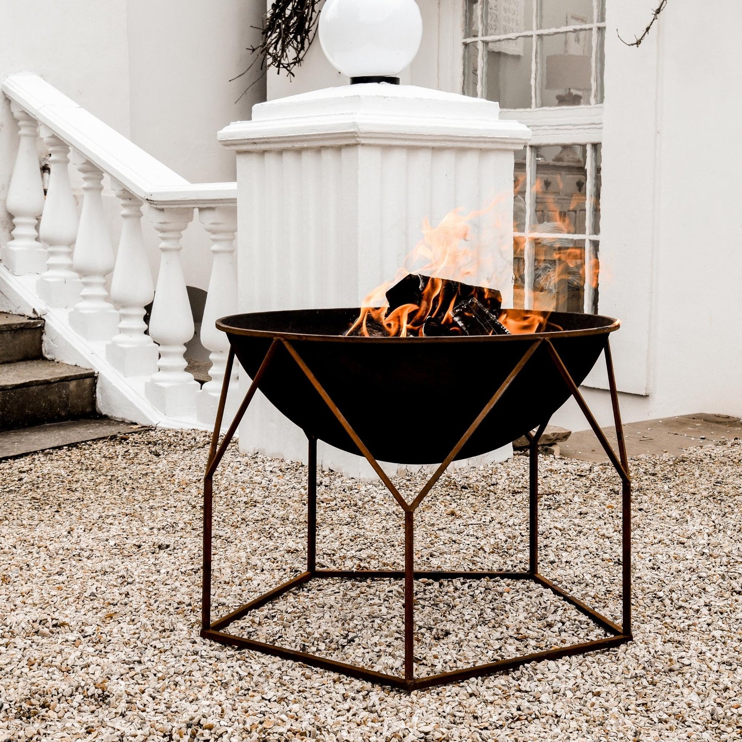 Outdoor Buckingham Fire Pit Rust H51Cm W70Cm