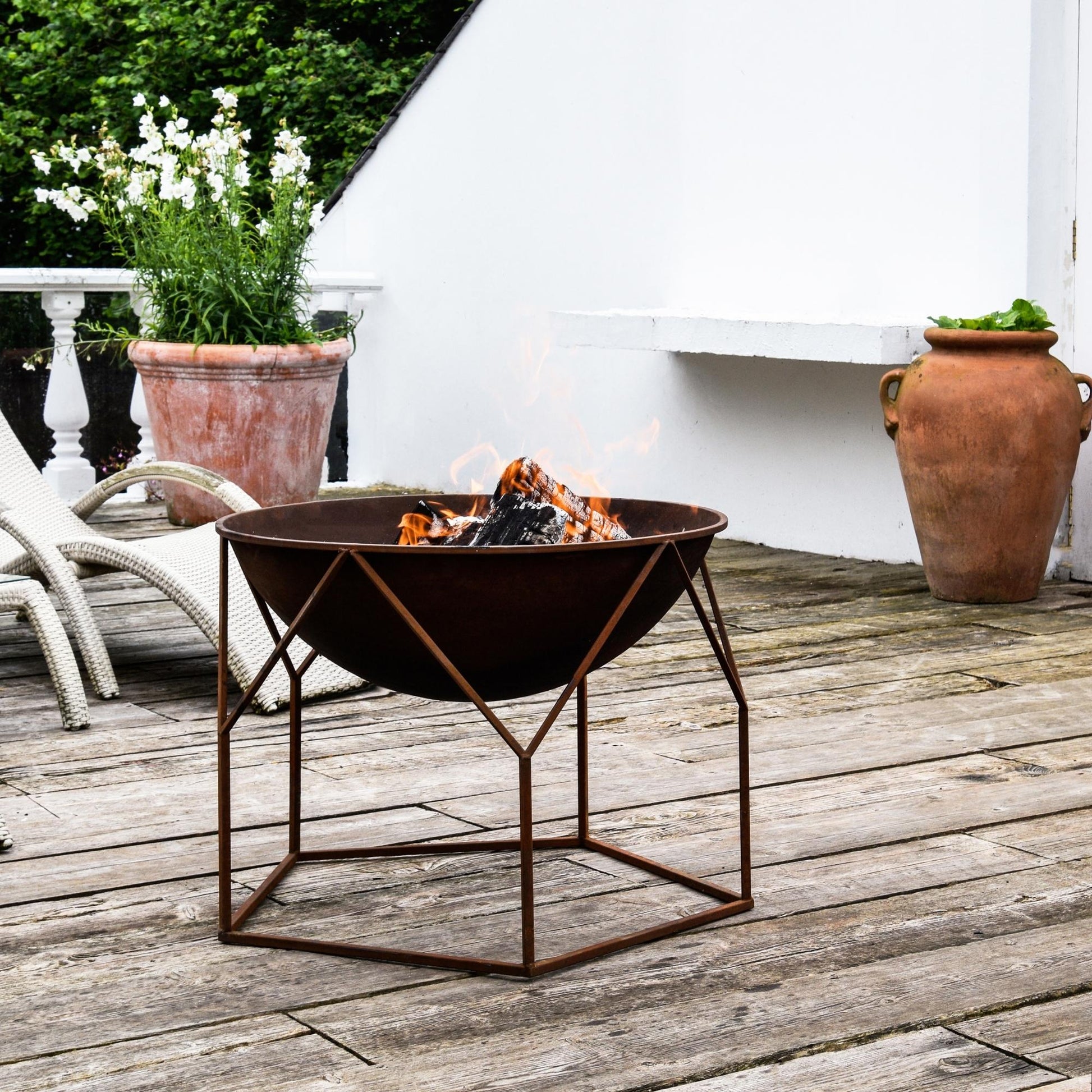 Outdoor Buckingham Fire Pit Rust H51Cm W70Cm