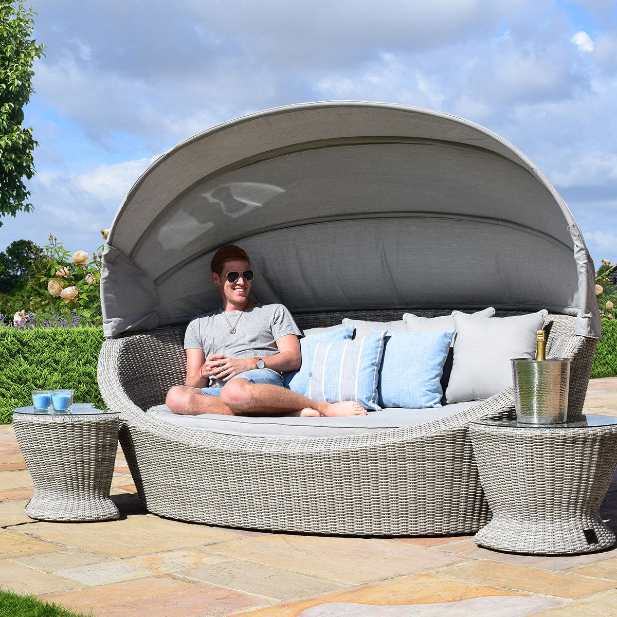 Oxford Daybed in Light Grey