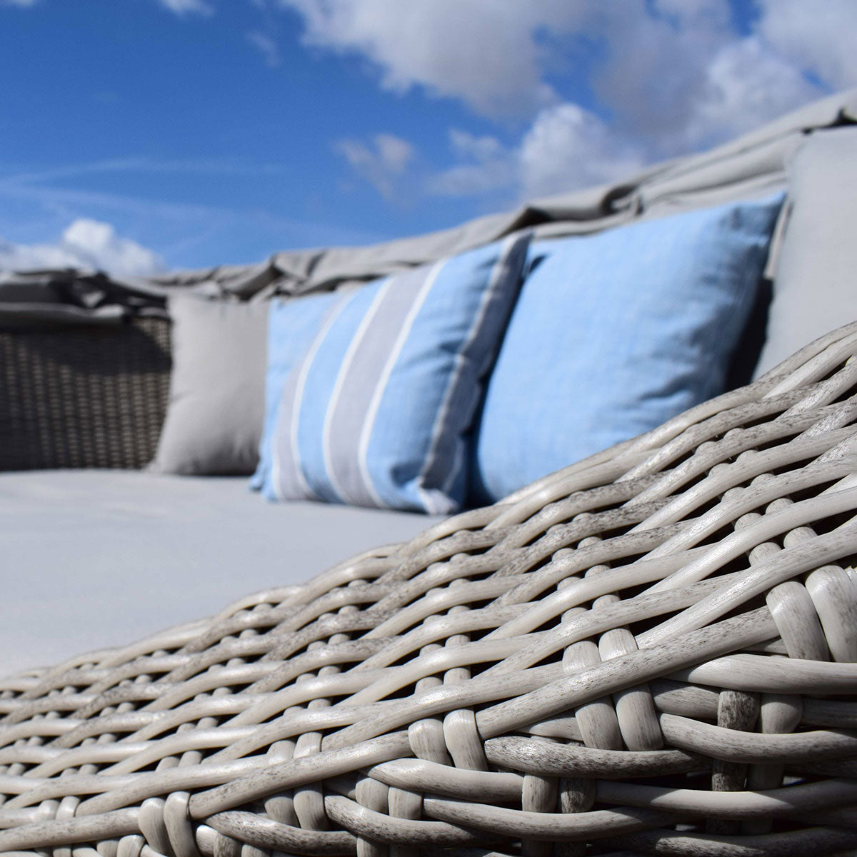 Oxford Daybed in Light Grey